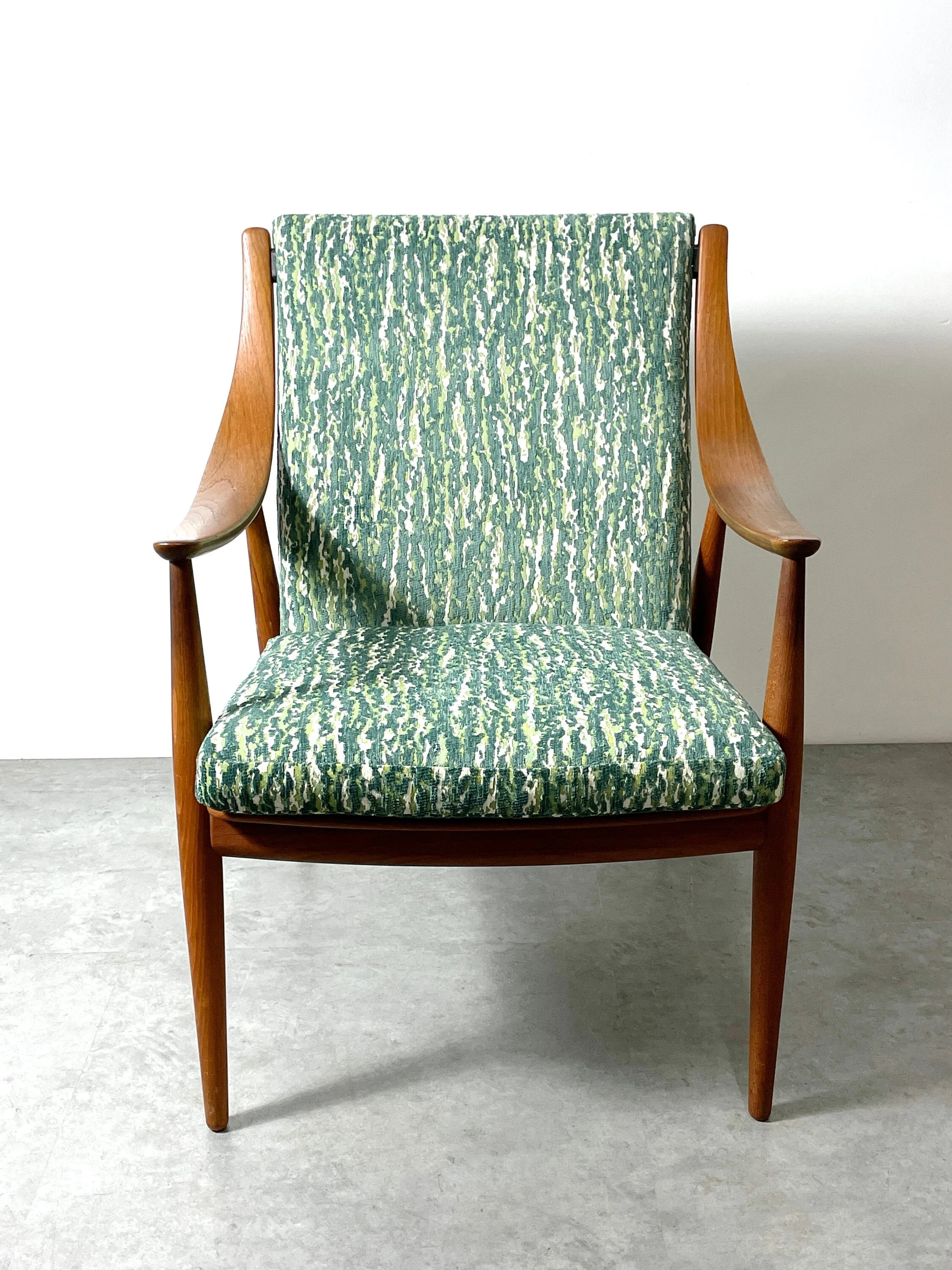 Peter Hvidt and Orla Molgaard Nielsen 148 Lounge Chair The Space